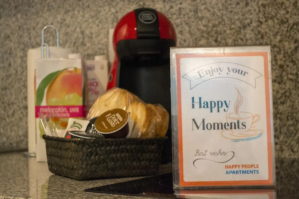 Happy People Sagrada Familia Gaudi Apartment Barcelona