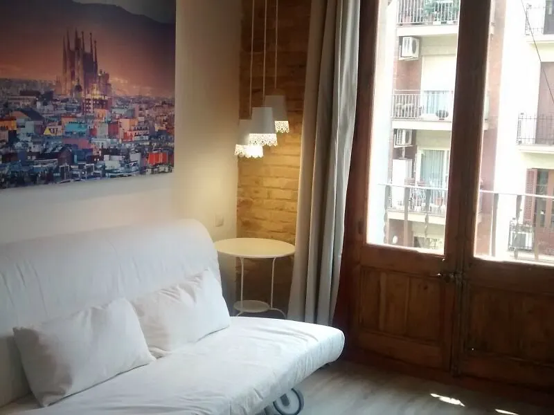 Happy People Sagrada Familia Gaudi Apartment Barcelona