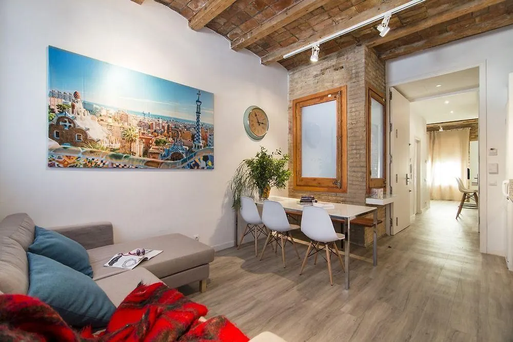 Happy People Sagrada Familia Gaudi Apartment Barcelona Spain