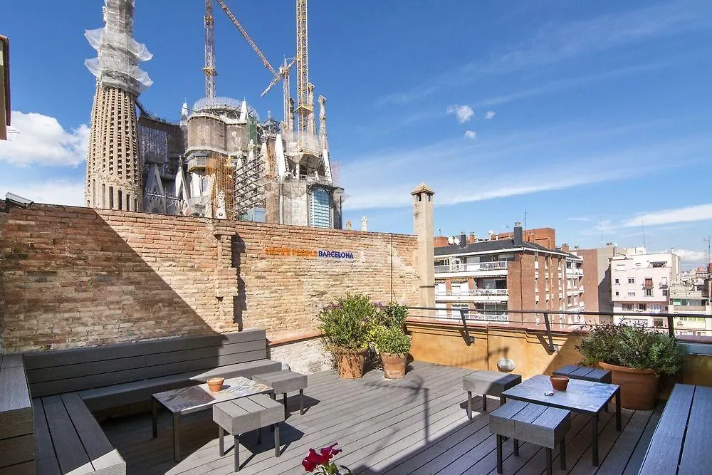 Happy People Sagrada Familia Gaudi Apartment Barcelona