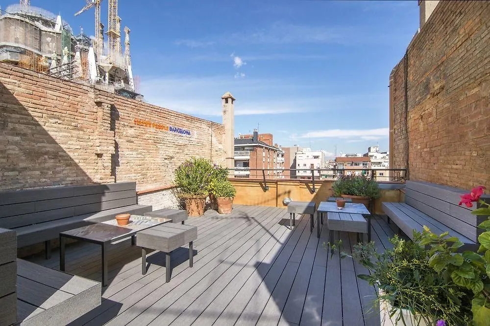 Happy People Sagrada Familia Gaudi Apartment Barcelona